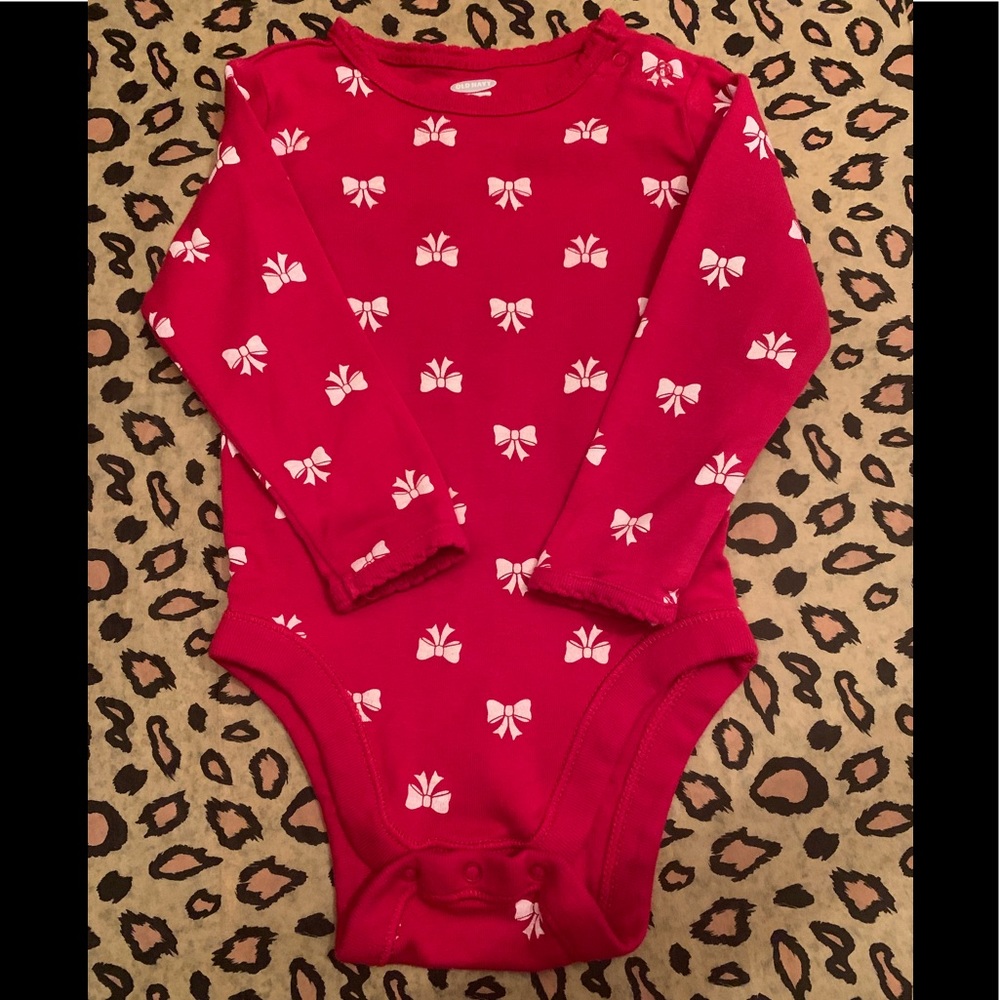 OLD NAVY HOLIDAY ONESIE Sz 6-12 Months